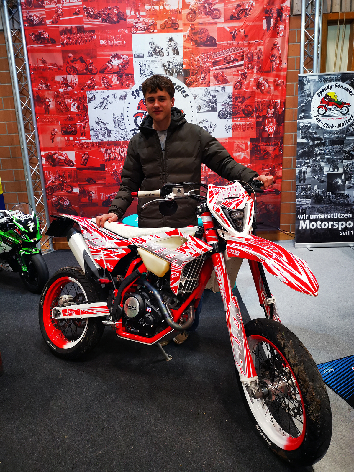 Bild5 125ccm Prämierung Gewinner Louis mit seiner Beta RR125